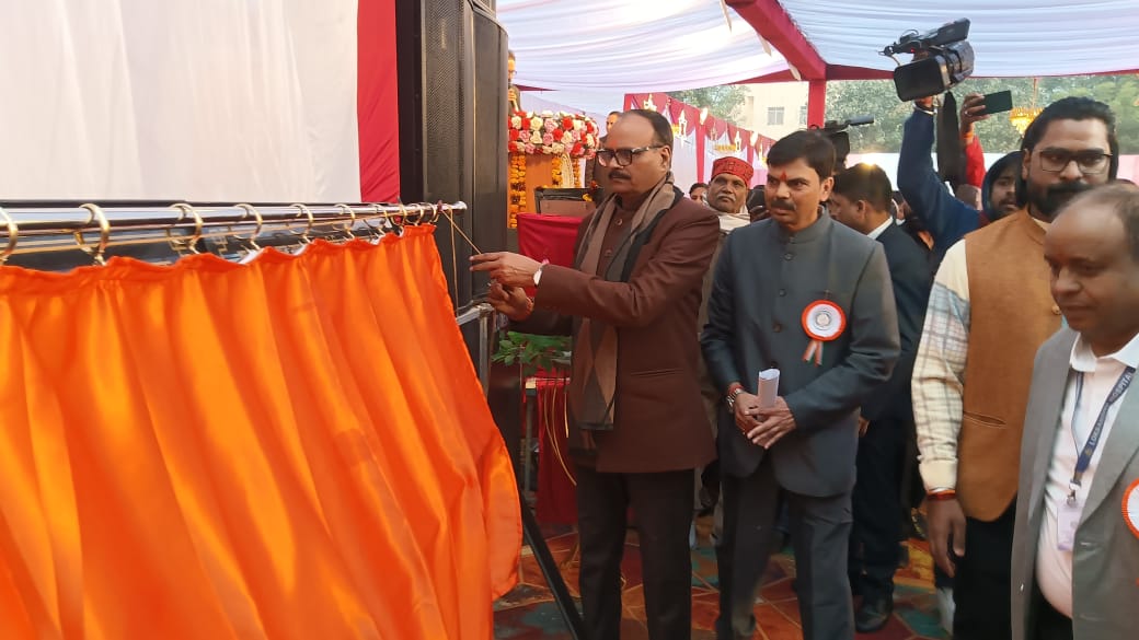 Lucknow: डिप्टी सीएम बृजेश पाठक बोले- लोकबंधु को अग्रणी श्रेणी का अस्पताल बनना लक्ष्य	