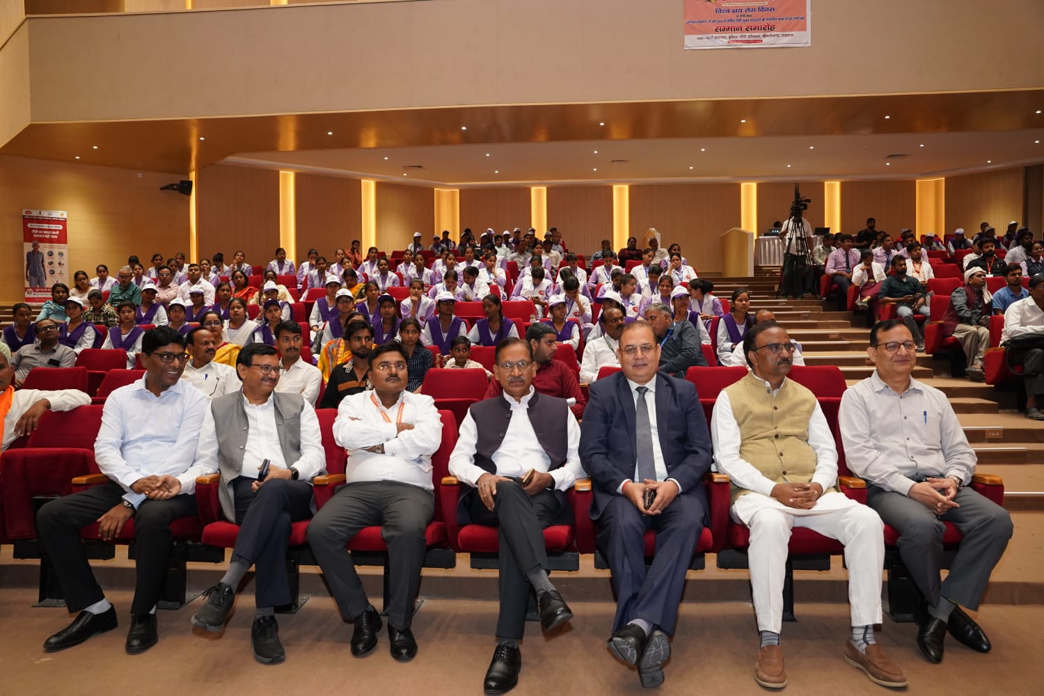 Lucknow: विश्व क्षय रोग दिवस पर 65 टीबी मुक्त ग्राम पंचायतों के प्रधान सम्मानित