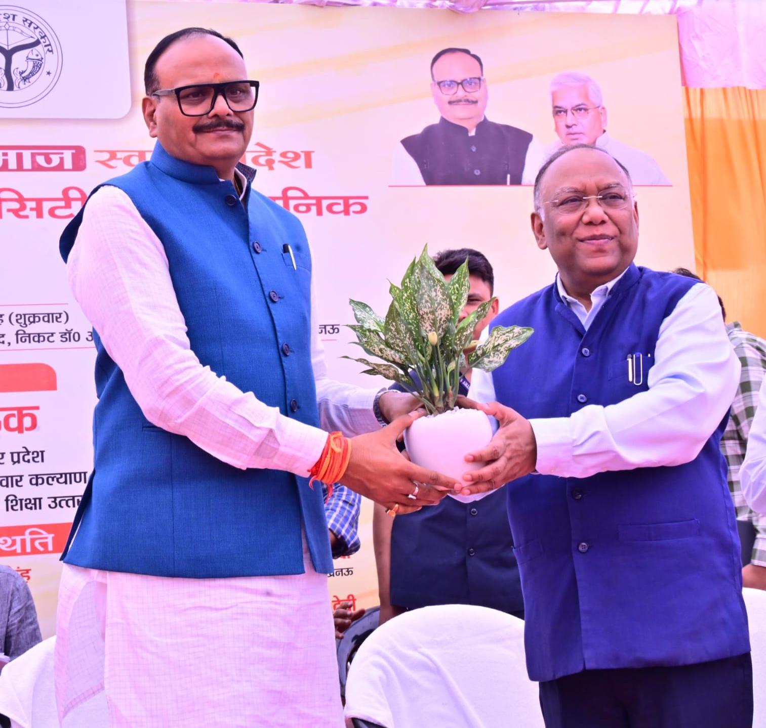 Lucknow: 14 नगरीय प्राथमिक स्वास्थ्य केंद्रों को मिला पॉलीक्लिनिक का दर्जा