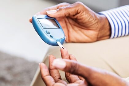 Diabetes Controlling Tips: डायबिटीज है तो भूलकर भी न करें ये गलतियां, नहीं तो जिंदगी हो जाएगी बर्बाद !