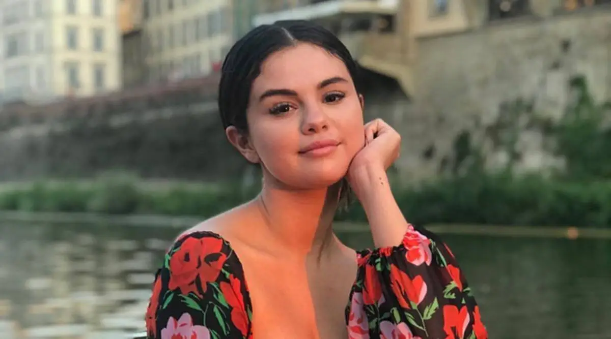 Depression भगाने के लिए हॉट कोल्ड वॉटर बाथ थेरेपी लेती हैं Selena Gomez, जानिए ये कितना फायदेमंद