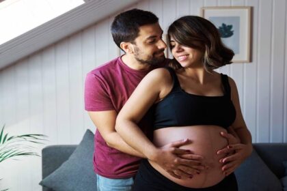 पहले से गर्भवती महिला फिर से हो सकती है Pregnant, जानिए क्या होती है ये Condition