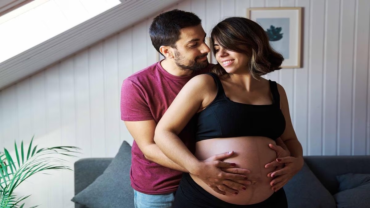 पहले से गर्भवती महिला फिर से हो सकती है Pregnant, जानिए क्या होती है ये Condition