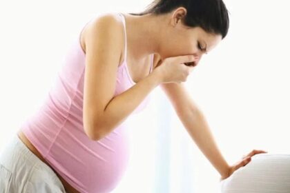 Pregnancy में शरीर में न होने दें इस विटामिन की कमी,मां और बच्चे के लिए है नुकसानदायक