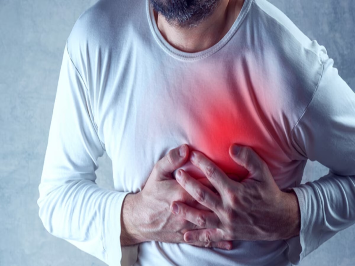 ठंड के मौसम में बिस्तर से उठते समय न करें ये गलती, Heart Attack और Stroke से रहेंगे सुरक्षित