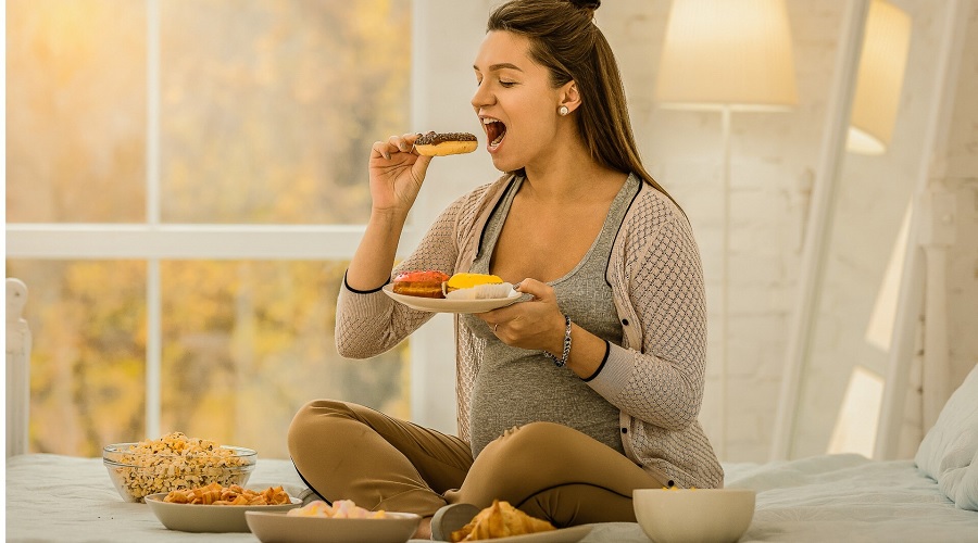 Pregnancy में क्या खाएं और क्या नहीं? जानें गर्भावस्था से जुड़ी समस्याओं का आयुर्वेदिक इलाज