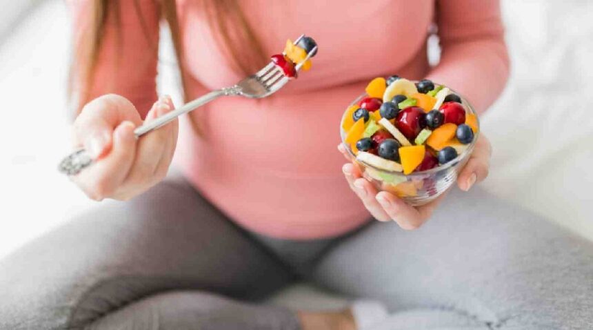 Pregnancy के बाद महिलाओं में हो जाती है पोषक तत्वों की कमी, Expert से जानें पूरा करने के उपाय