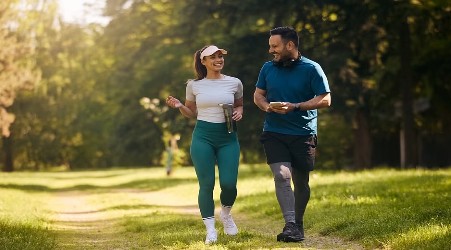 60 मिनट चलने से कितनी कैलोरी होती है बर्न, Expert से जानें सेहत को मिलने वाले फायदे
