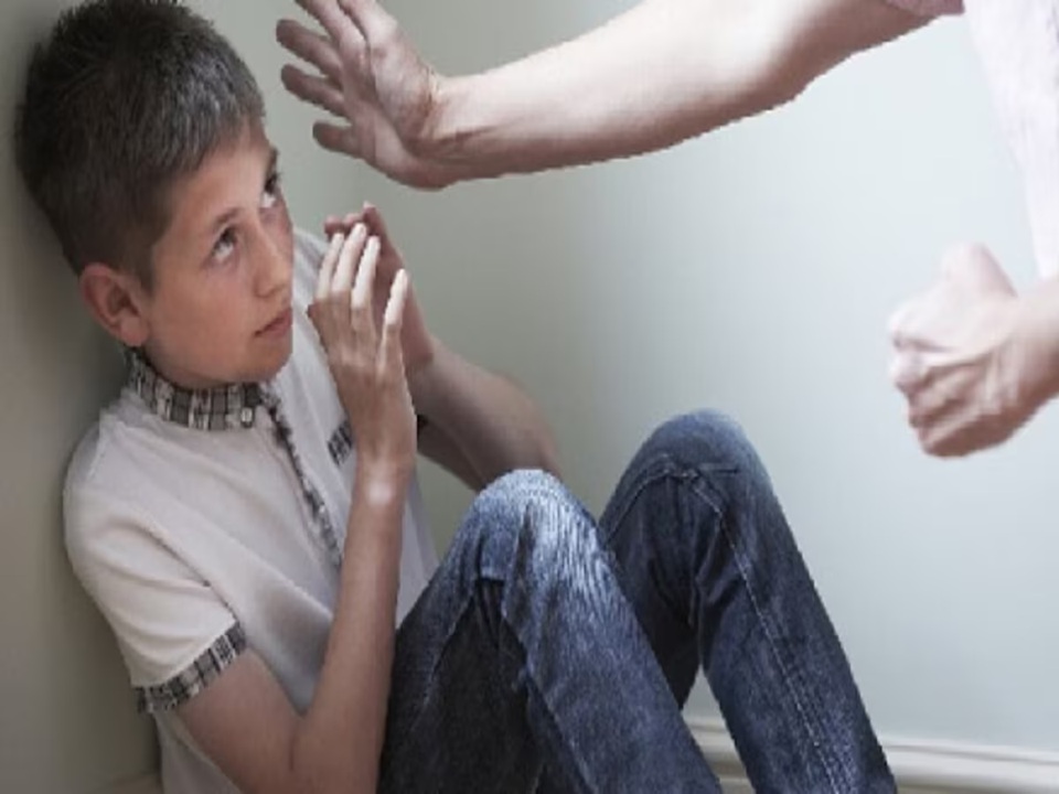 Parenting Tips: बच्चों को बार-बार डांटना नहीं है सही, बड़ी परेशानी को दावत दे रहे आप!