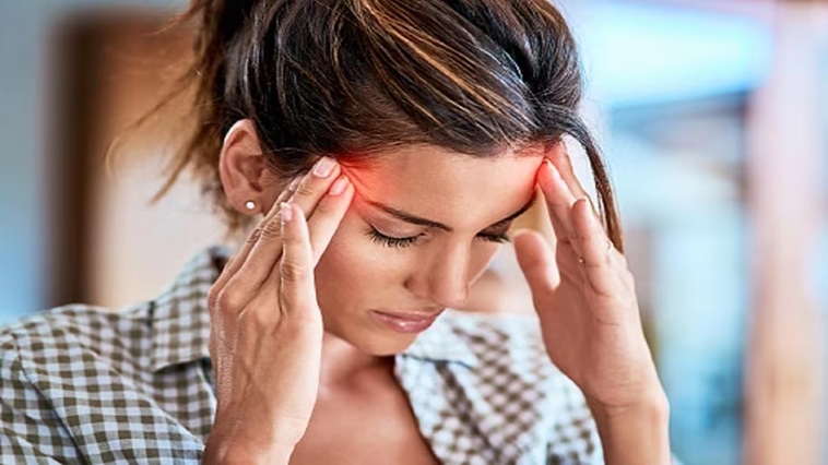 Migraine: बार-बार हो रहा सिरदर्द, कहीं माइग्रेन तो नहीं? जानिए इसके लक्षण