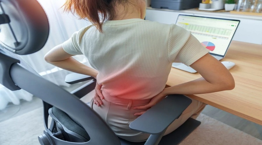 घंटों बैठकर काम करने की रूटीन में जरूर शामिल करें ये Exercise, कई बीमारियों से रहेंगे सुरक्षित