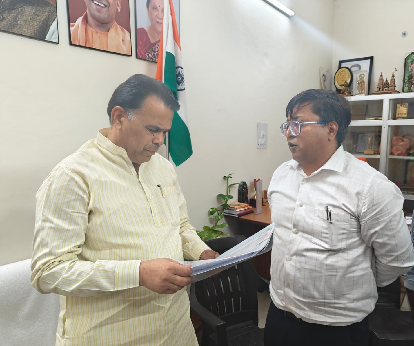 मंत्री नरेन्द्र कश्यप से मिले द होप फाउंडेशन के अध्यक्ष, सौंपा 10 सूत्रीय ज्ञापन