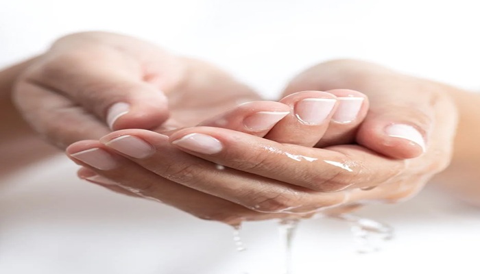 Finger Care Tips: बढ़ रहा है उंगलियों का रूखापन, अपनाएं ये तरीके और पाएं फायदे