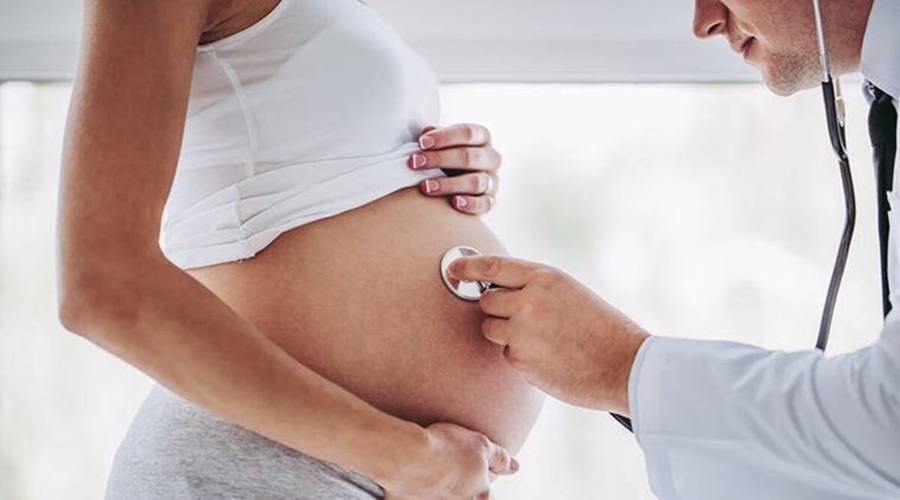 क्या महिलाओं को 35 की उम्र के बाद कंसीव करना होता है मुश्किल? जानें Pregnancy की सही उम्र
