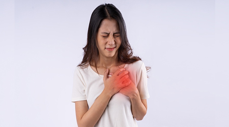 इन लक्षणों को नजरअंदाज न करें महिलाएं, हो सकती है Heart Attack से जुड़ी समस्‍या