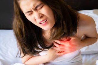 महिलाओं में हफ्तों पहले नजर आ जाते हैं Heart Attack के ये 7 लक्षण, ऐसे करें पहचान