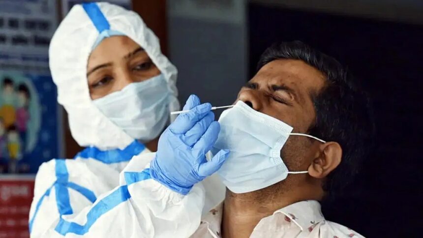Covid-19: देश में फिर 'कोरोना संकट'; आने वाली है एक और लहर!