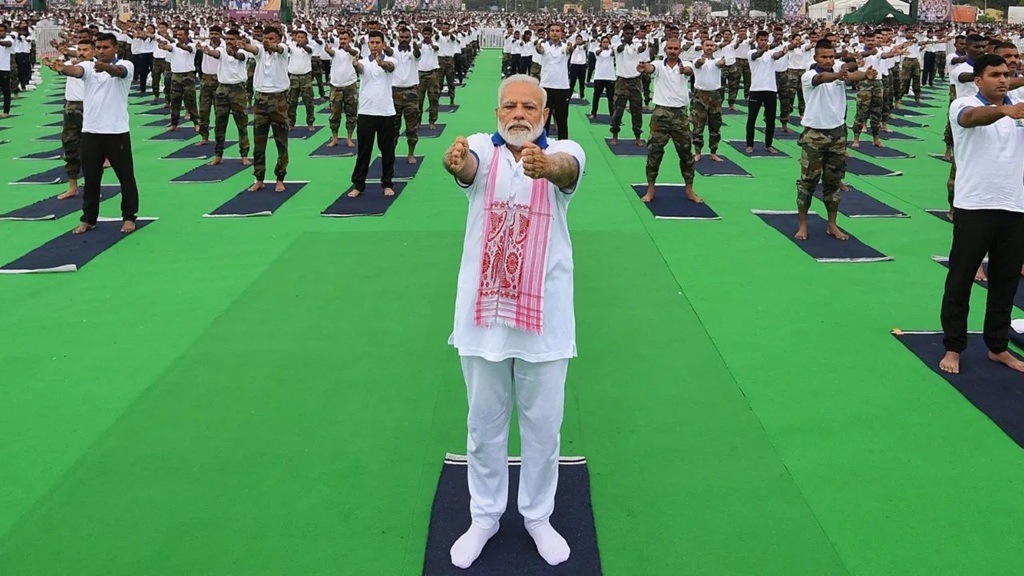 रोज 40 मिनट योग करके घातक बीमारियों से बचेगी बच्चे-बच्चे की सेहत: PM Narendra Modi
