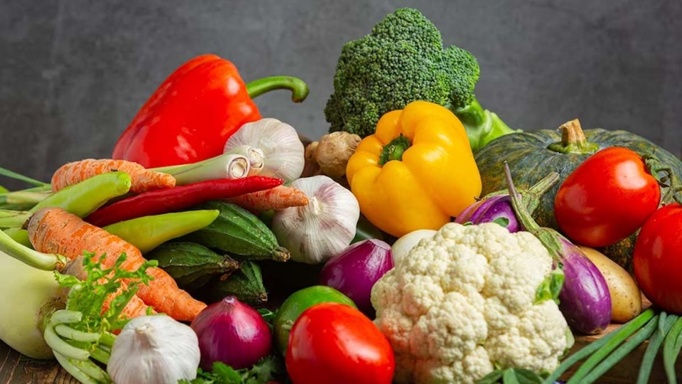 Healthy Health Tips: जरूरी है 'सीजनल फूड'! जानें इसके सेवन से शरीर क्यों नहीं होता है ‘रूड’