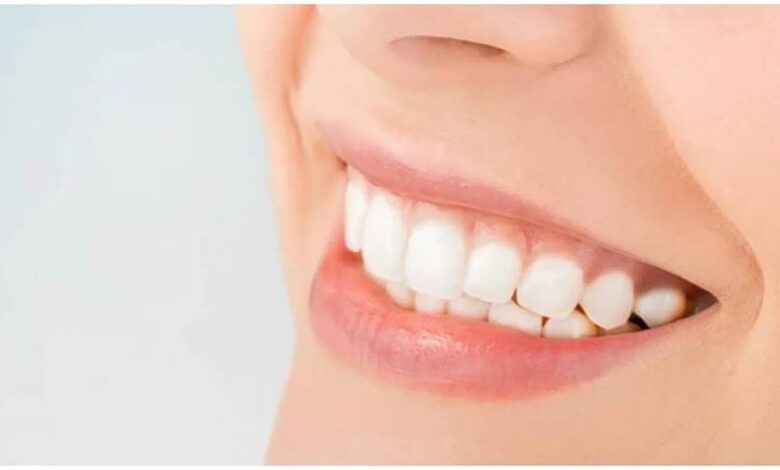 Dental Care Tips: ब्रश करते समय भूलकर भी न करें ये गलतियां, दांतों को पहुंचता है नुकसान?