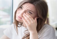 Conjunctivitis: आंख लाल होना, खुजली या जलन होना सामान्य नहीं है, तुरंत डॉक्टर को दिखाएं