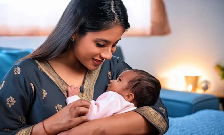 World Breastfeeding Week 2025: शिशु के लिए मां का दूध एक संपूर्ण आहार