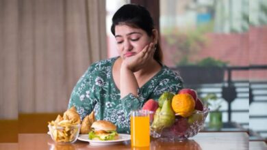 Eating Mistakes: खाते वक्त करते हैं ये पांच ग़लती, आपके शरीर को पहुंच सकता है बड़ा नुकसान