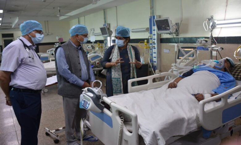 शास्त्रीय गायक छन्नूलाल मिश्र के बाएं पैर में हुआ Deep Vein Thrombosis, ICU में चल रहा इलाज