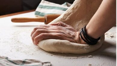 Kitchen Hygiene Tips: आप भी खाते हैं फ्रिज में रखे आटे की रोटियां? भूलकर भी न करें गलतियां
