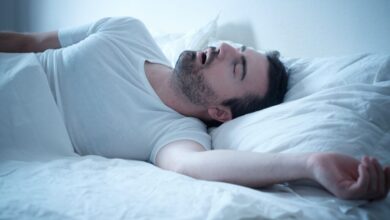 Sleeping Snoring: गंभीर बीमारी का संकेत है तेज खर्राटे, ऑब्सट्रक्टिव स्लीप एपनिया का लक्षण