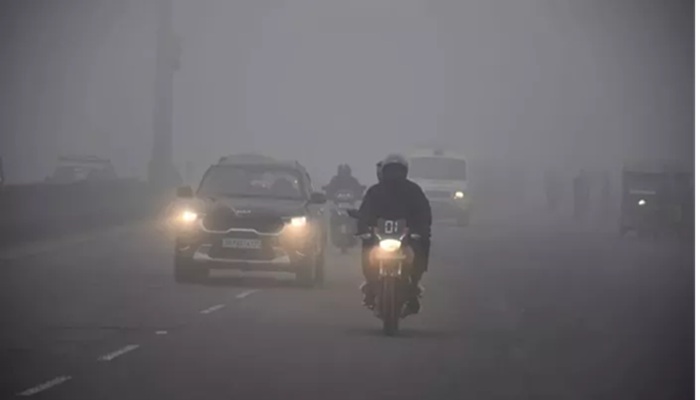 Weather Change: दिल्ली से लेकर यूपी तक गुलाबी ठंड दे रही दस्तक, बदलते मौसम में ऐसे रखें अपना ख्याल