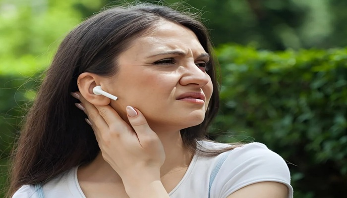 कानों के लिए खतरनाक है Earbuds, दिक्कतों से हो जायेंगे आप परेशान