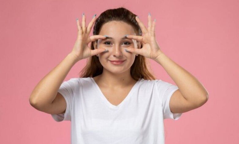 World Sight Day 2025: घर बैठे ऐसे चेक करें अपनी आंखों की रोशनी, जानिए कुछ महत्वपूर्ण टिप्स