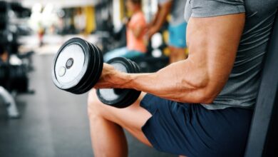 Fitness Tips: जिम में ये एक गलती पड़ सकती है काफी भारी, जान लीजिए नुकसान