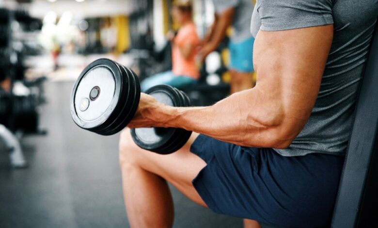 Fitness Tips: जिम में ये एक गलती पड़ सकती है काफी भारी, जान लीजिए नुकसान