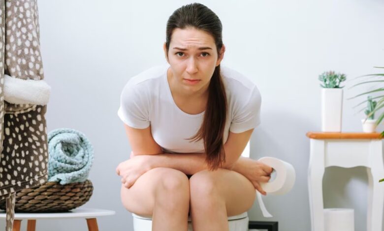 Constipation: नहीं साफ होता है पेट, सुबह पानी में मिलाकर पी लें ये 3 चीजें