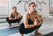 Yoga Asan: कब्ज होगी दूर, आंतों से निकलेगा मल, बस रोजाना करें ये योगासन!