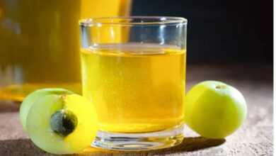 Amla Water: इन मरीजों के लिए 'रामबाण' है आंवले का पानी, जानें इसे पीने का सही समय
