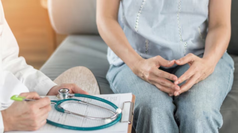 Health Tips: ये गलतियां महिलाओं में बढ़ा देती हैं सर्वाइकल कैंसर का खतरा!