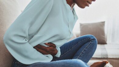 Gas Problem: फंसी हुई गैस छोड़ने के लिए कहां दबाएं, जानिए कैसे गैस से राहत पाएं