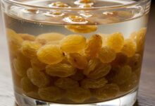 Soaked Raisins: सिर्फ स्वाद में ही नहीं, गुणों में भी भरपूर है किशमिश, जानिए इसके फायदे