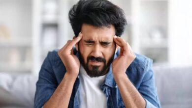 Migraine: छोटी-छोटी गलतियां बढ़ाती हैं बड़ी समस्या, जानिए किन वजहों से होता है माइग्रेन अटैक