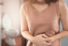 How To Clean Stomach: गुनगुने पानी में मिला लीजिए ये औषधि, रोजाना पिएंगे तो साफ रहने लगेगा पेट