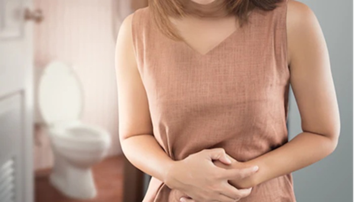 How To Clean Stomach: गुनगुने पानी में मिला लीजिए ये औषधि, रोजाना पिएंगे तो साफ रहने लगेगा पेट