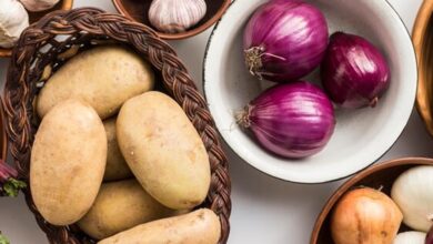 Alert! एक साथ नहीं रखने चाहिए आलू और प्याज, जानिए इसके नुकसान