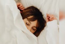 Healthy Sleep: मुंह ढककर सोने से होते हैं कई नुक्सान? जानिए क्या कहती है रिसर्च