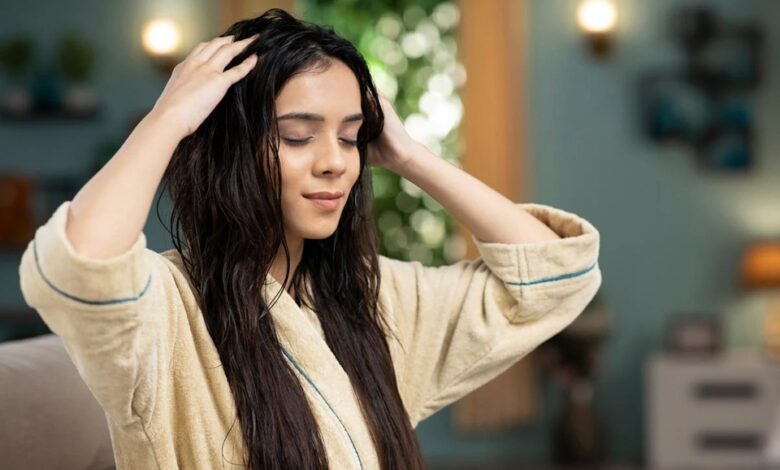 Hair Growth: लगातार झड़ रहे बाल, ट्राई करें ये होममेड हेयर ऑयल, होगी अच्छी ग्रोथ