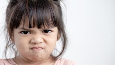 Parenting Tips: इन 4 गलतियों से बच्चा बन जाता है जिद्दी, कभी ना करें ये पैरेंटिंग मिस्टेक्स