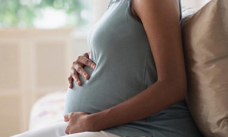 Pregnancy Risks: मां बनने की सही उम्र क्या? 35 के बाद गर्भधारण में आती हैं क्या समस्याएं?