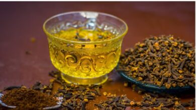 Clove Water: लौंग का पानी कितना फायदेमंद है? जान लें कब और कितने दिन तक पीना चाहिए